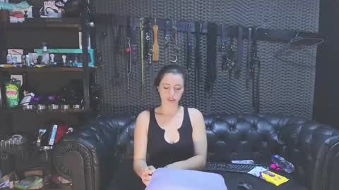 Snapshot of kimberly_swan_ chatting on 02.18.25 KIMBERLY SWAN online show from 02.18.25