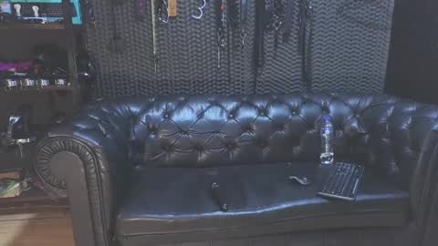 Snapshot of kimberly_swan_ chatting on 02.18.25 KIMBERLY SWAN online show from 02.18.25