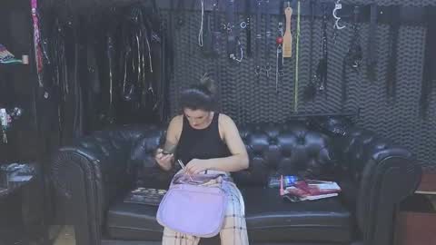 Snapshot of kimberly_swan_ chatting on 03.05.25 KIMBERLY SWAN online show from 03.05.25