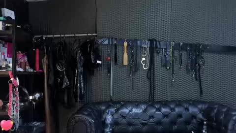  KIMBERLY SWAN  online show from 10.05.25