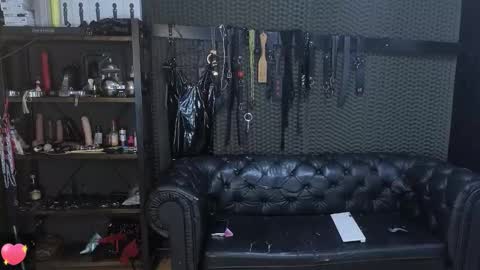 Snapshot of kimberly_swan_ chatting on 11.23.25 KIMBERLY SWAN online show from 11.23.25