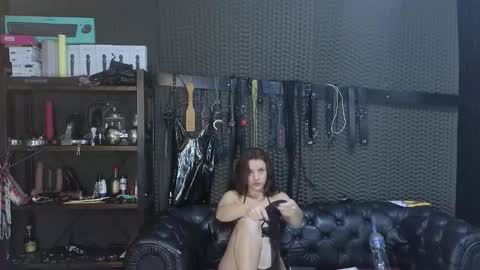 Snapshot of kimberly_swan_ chatting on 11.30.25 KIMBERLY SWAN online show from 11.30.25