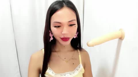 Snapshot of kimberly_tart chatting on 11.04.25 Kimberly online show from 11.04.25