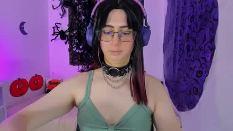 Snapshot of kimberly_thonson chatting on 10.22.25 kimberly_thonson online show from 10.22.25