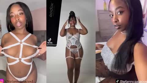 Snapshot of kimberlylenox chatting on 10.11.25 Queen Kim online show from 10.11.25