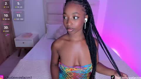 Snapshot of kimberlylenox chatting on 11.10.25 Queen Kim online show from 11.10.25