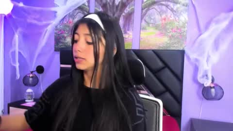 Snapshot of kimberlyvillalobos chatting on 10.15.25 Kimberly Villalobos online show from 10.15.25