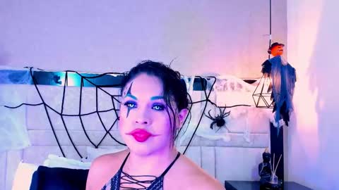 Snapshot of kimcossey2 chatting on 10.15.25 Kim cossey online show from 10.15.25