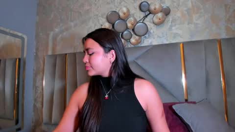Snapshot of kimdevinne chatting on 06.04.26 KIM online show from 06.04.26