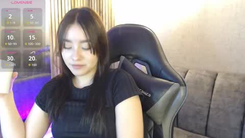 Snapshot of kimgarcez chatting on 11.12.25 kimgarcez online show from 11.12.25