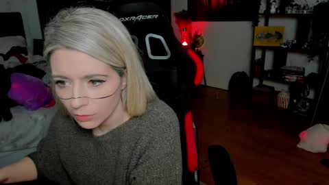 Wolfs Girl online show from 02.03.26