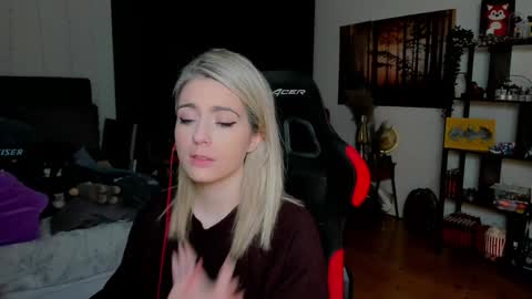 Wolfs Girl online show from 02.20.26