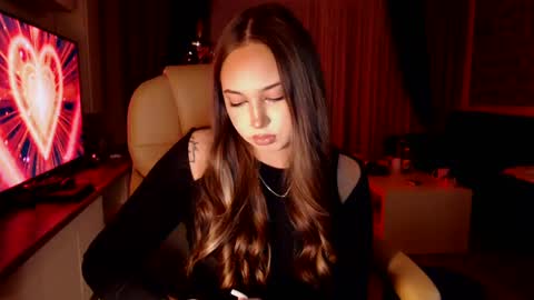 Snapshot of kimlee4 chatting on 12.24.24 Kim Lee online show from 12.24.24