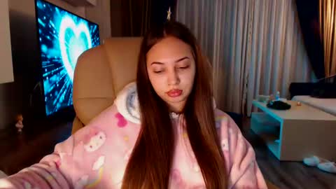 Snapshot of kimlee4 chatting on 12.29.24 Kim Lee online show from 12.29.24