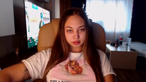 Snapshot of kimlee4 chatting on 01.04.25 Kim Lee online show from 01.04.25