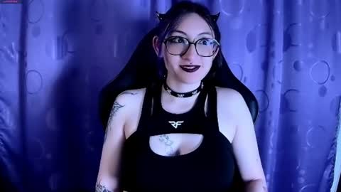 Snapshot of kimlennox_ chatting on 01.29.25 online show from 01.29.25