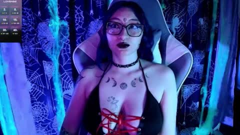 Snapshot of kimlennox_ chatting on 10.26.25 online show from 10.26.25