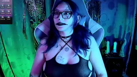 Snapshot of kimlennox_ chatting on 11.04.25 online show from 11.04.25