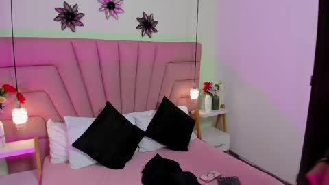 kimluna1 online show from 02.23.26