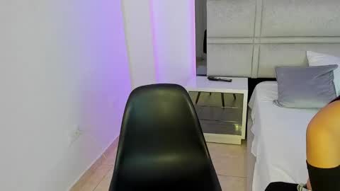 Snapshot of kimluna_11_ chatting on 09.29.25 kim luna online show from 09.29.25