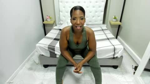 Snapshot of kimmturner chatting on 01.23.25 Kim online show from 01.23.25