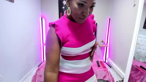 Snapshot of kimmturner chatting on 01.30.25 Kim online show from 01.30.25