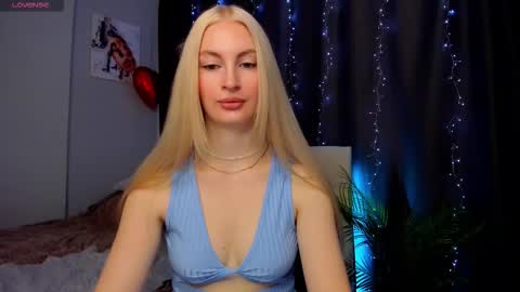 Snapshot of kimmy1_powell chatting on 10.23.25 kimmy1_powell online show from 10.23.25