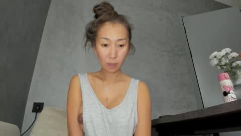 Snapshot of kimmy_sunn chatting on 10.29.25 Kimmy online show from 10.29.25