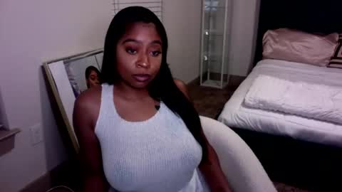 Snapshot of kimmyluxx chatting on 02.09.25 kimmyluxx online show from 02.09.25