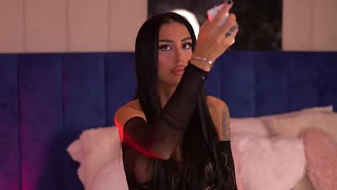 Snapshot of kimnatty chatting on 10.12.25 Kim online show from 10.12.25