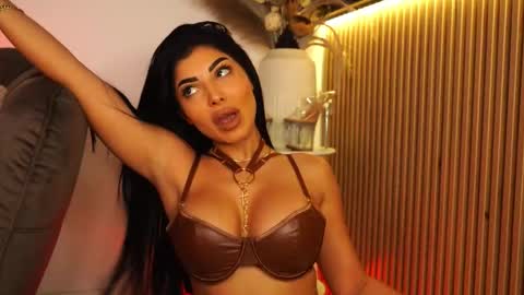 Snapshot of kimybroox chatting on 10.13.25 Andreea online show from 10.13.25