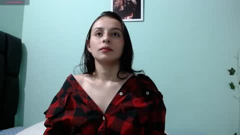 Snapshot of kimzu2830 chatting on 10.02.25 Kim and Zuka online show from 10.02.25