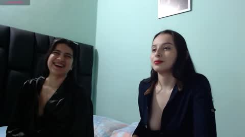 Snapshot of kimzu2830 chatting on 10.12.25 Kim and Zuka online show from 10.12.25