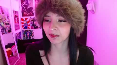 Snapshot of kind_scarlett chatting on 11.08.25 Kind Scarlett online show from 11.08.25