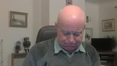 Snapshot of kindahairy4u chatting on 01.10.25 kindahairy4u online show from 01.10.25