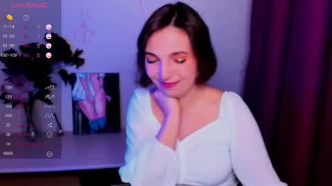 Hazel online show from 10.11.25