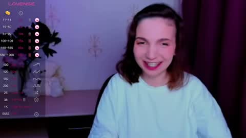 Snapshot of kindhazelhere_ chatting on 06.10.26 Hazel online show from 06.10.26