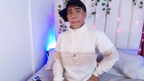 king  help me reach 100 likes online show from 01.04.25