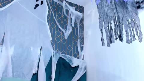 Angel Falconer online show from 10.23.25