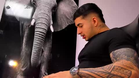 Angel Falconer online show from 10.28.25