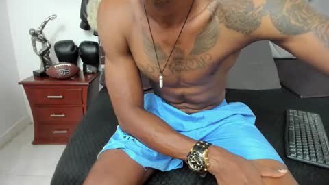 HOT MEN BLACK online show from 12.30.24