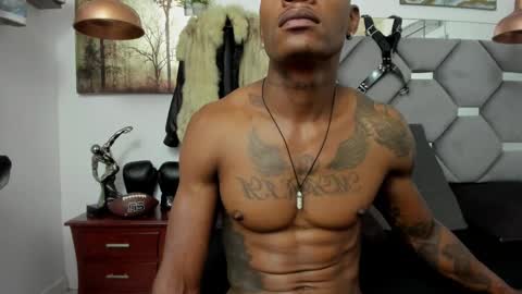 HOT MEN BLACK online show from 12.31.24