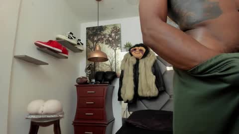 HOT MEN BLACK online show from 02.22.26