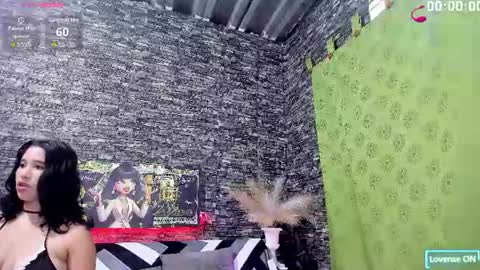 Snapshot of king_sex93perron chatting on 07.25.26 Valeska y Deivi online show from 07.25.26