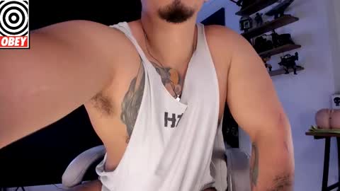 Snapshot of kingbear777 chatting on 10.04.25 King Bear online show from 10.04.25