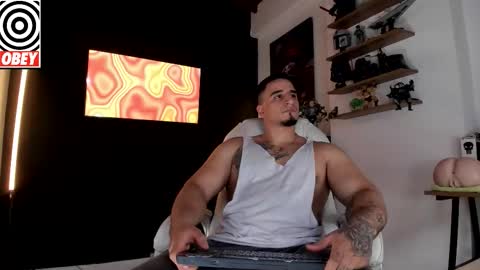 Snapshot of kingbear777 chatting on 11.03.25 King Bear online show from 11.03.25