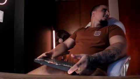 King Bear online show from 02.19.26