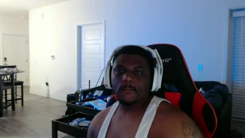 Snapshot of kingbell3489 chatting on 06.14.26 kingbell3489 online show from 06.14.26