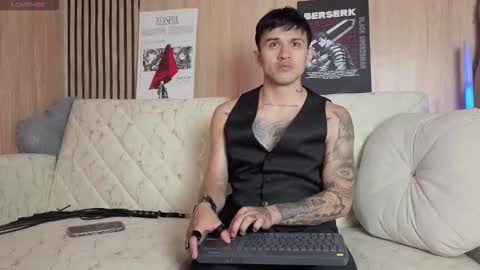 Snapshot of kingbrakly chatting on 10.24.25 Dani  online show from 10.24.25