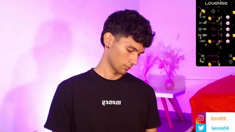 Snapshot of kingparker1 chatting on 10.13.25 A L E X online show from 10.13.25